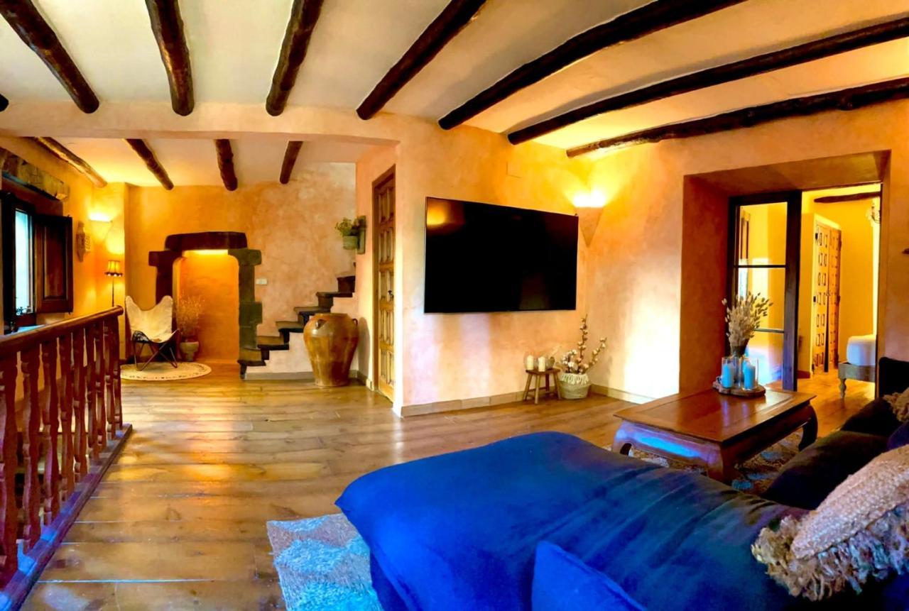 Casa de campo del S.XVII Cruïlles Exterior foto